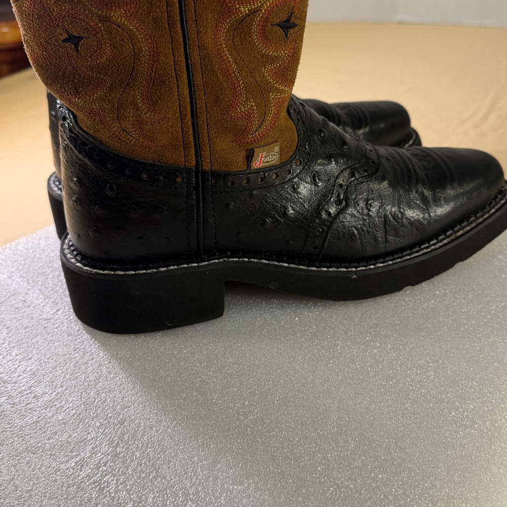 Justin gypsy women’s western boots 9 1/2 inches tall size 6B - Picture 6 of 9